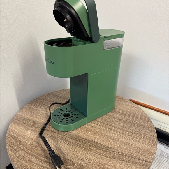 Keurig K-Mini Single Serve K-Cup Pod Coffee Maker, forest green, barely used - Picture 5 of 5